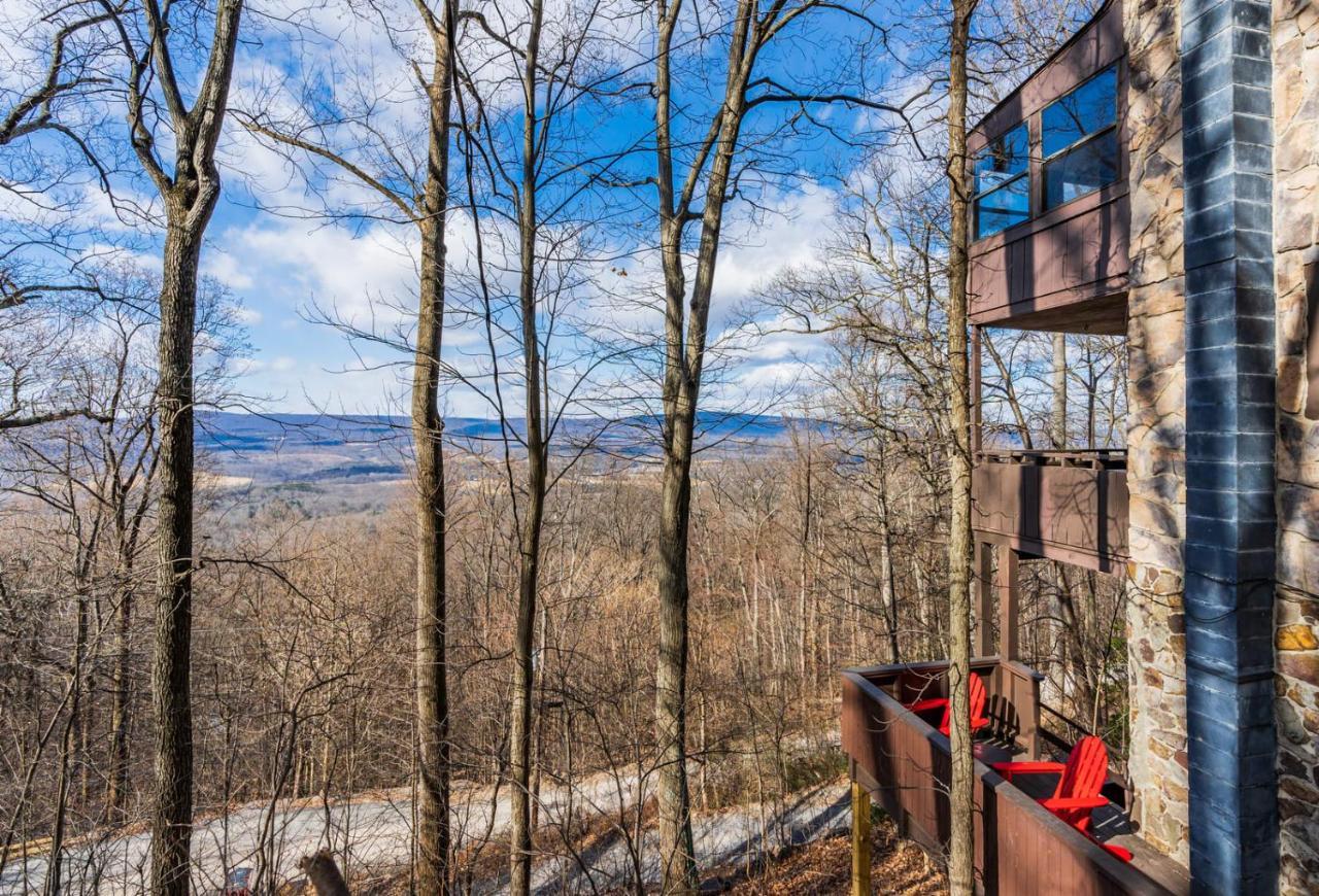 Amazing Views, Hot Tub, Fire Pit, Deck & Fireplace Inwood Екстер'єр фото